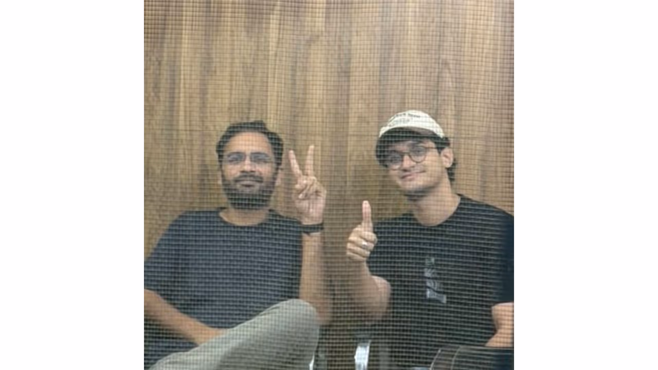 CJP activists Ashutosh Ranka and Saurav Das (Photo/X@AjinkyaCJP) CJP activists Ashutosh Ranka and Saurav Das (Photo/X@AjinkyaCJP)