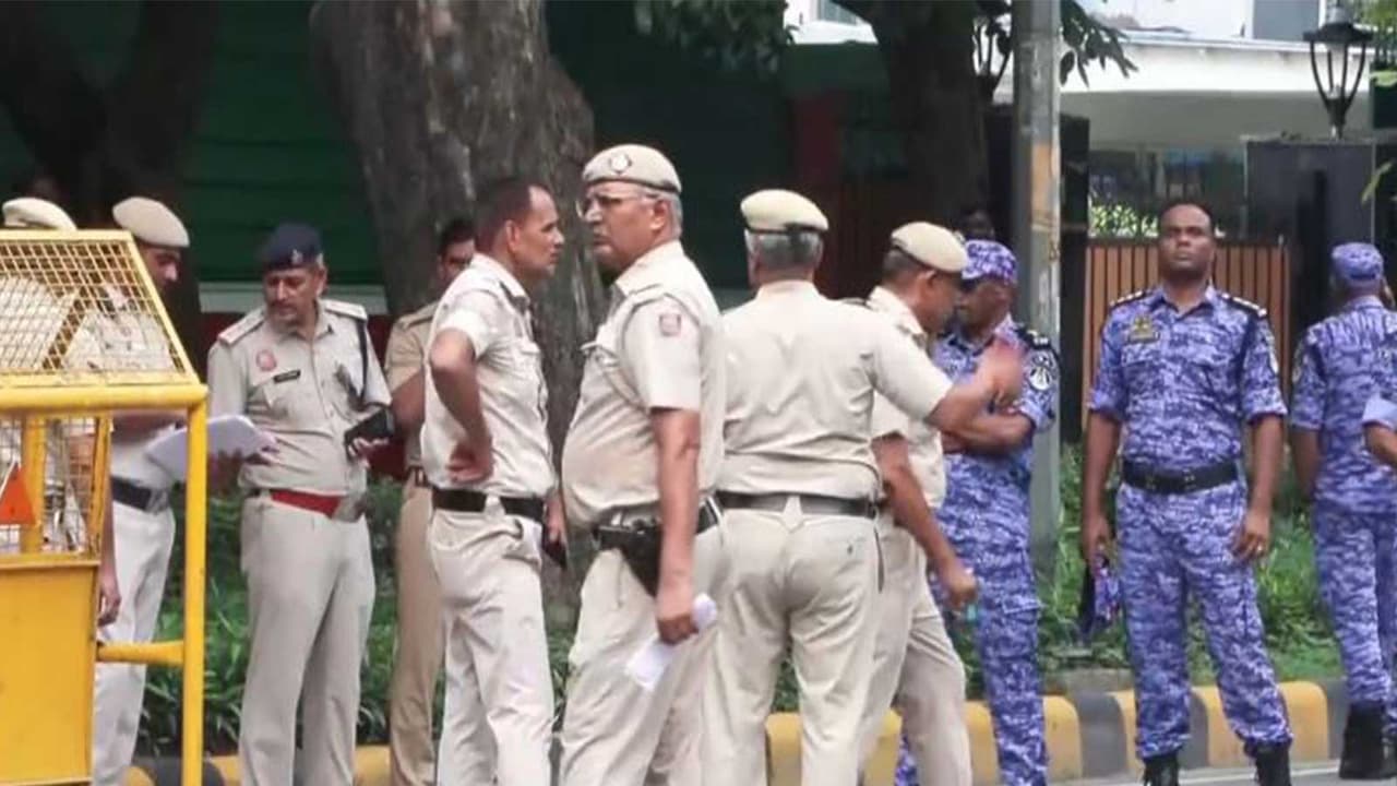 Visual from outside Aam Aadmi Party office in Delhi (Photo/ANI) Visual from outside Aam Aadmi Party office in Delhi (Photo/ANI)