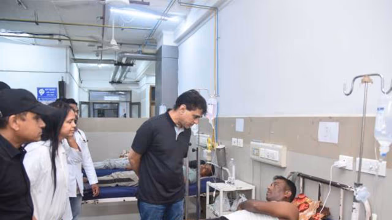 Gujarat Health Minister Praful Pansheriya visits Gandhinagar Civil Hospital (Photo/Gujarat govt) Gujarat Health Minister Praful Pansheriya visits Gandhinagar Civil Hospital (Photo/Gujarat govt)