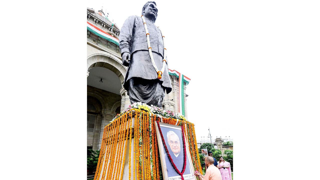 UP CM Yogi Adityanath pays tribute to Atal Bihari Vajpayee (Photo/X@YogiAdityanath) UP CM Yogi Adityanath pays tribute to Atal Bihari Vajpayee (Photo/X@YogiAdityanath)