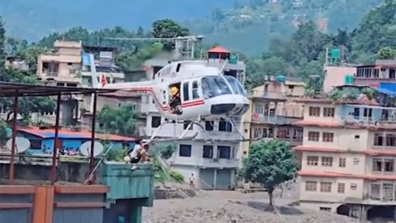 Nepal Army is conducting rescue operations in flood affected areas (Photo/X/@NepaliArmyHQ) Nepal Army is conducting rescue operations in flood affected areas (Photo/X/@NepaliArmyHQ)