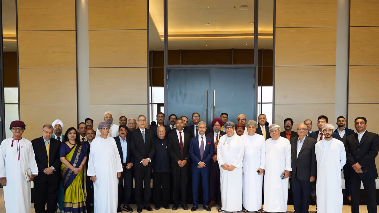 EAM Jaishankar with members of Indian diaspora in Oman (Photo/X@DrSJaishankar) EAM Jaishankar with members of Indian diaspora in Oman (Photo/X@DrSJaishankar)