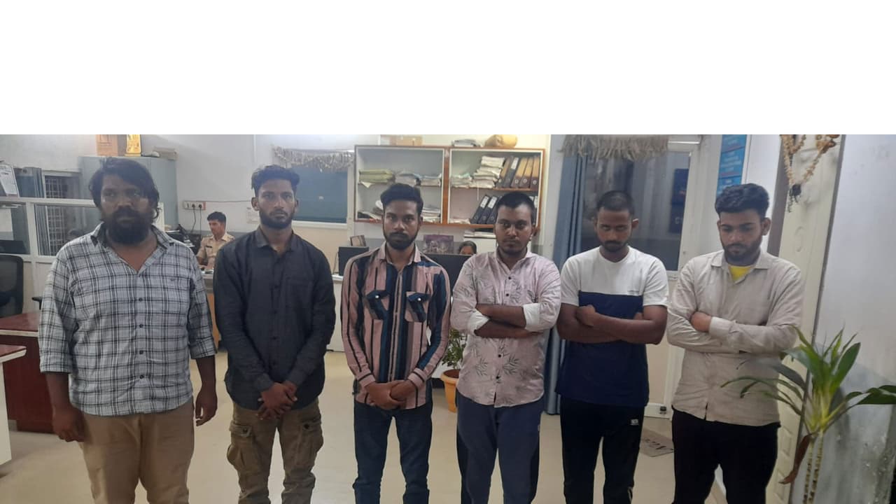 Six persons arrested for a forgery case (Photo/ANI) Six persons arrested for a forgery case (Photo/ANI)