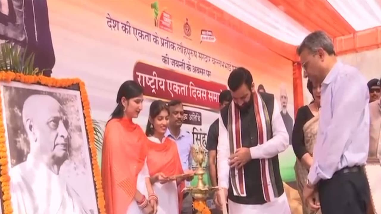 Haryana CM Nayab Singh Saini pays tributes to Sardar Vallabhbhai Patel. (Photo/ANI)