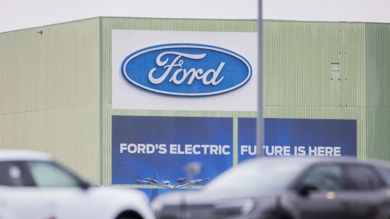Ford Shuffles Key Leadership Ahead Of Q4 Results, Anxious Retail Keeps Eye On Trump’s Effect Ford Shuffles Key Leadership Ahead Of Q4 Results, Anxious Retail Keeps Eye On Trump’s Effect