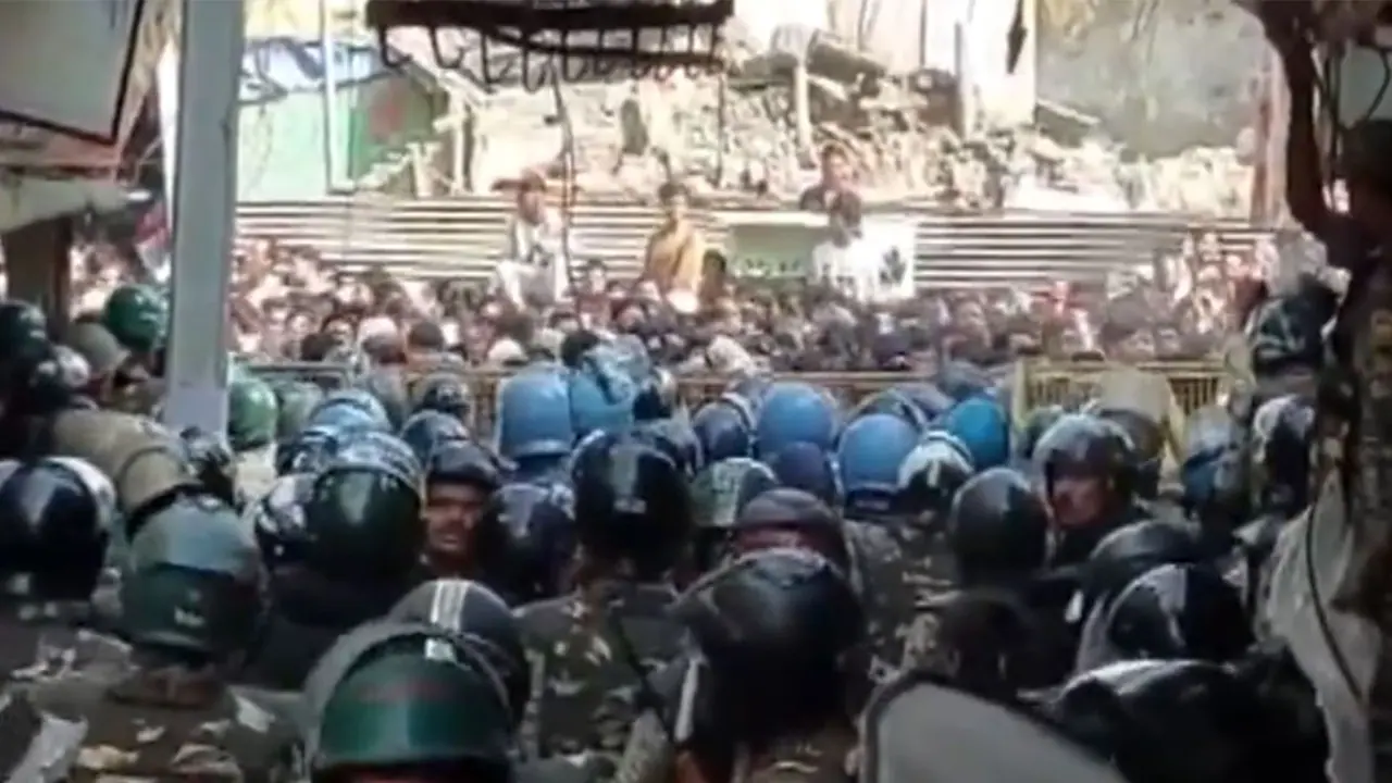 Protest in Ujjain (Photo/ANI) Protest in Ujjain (Photo/ANI)
