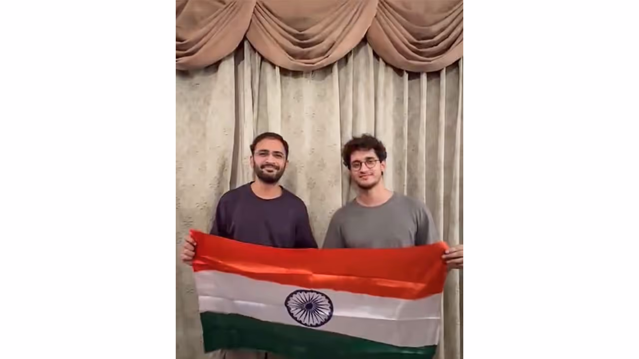 CJP leaders Saurav Das and Ashutosh Ranka hold the national flag as they come out of Tihar Jail after the SEM Court ordered their release (Photo: x/@abhijeet_dipke) CJP leaders Saurav Das and Ashutosh Ranka hold the national flag as they come out of Tihar Jail after the SEM Court ordered their release (Photo: x/@abhijeet_dipke)