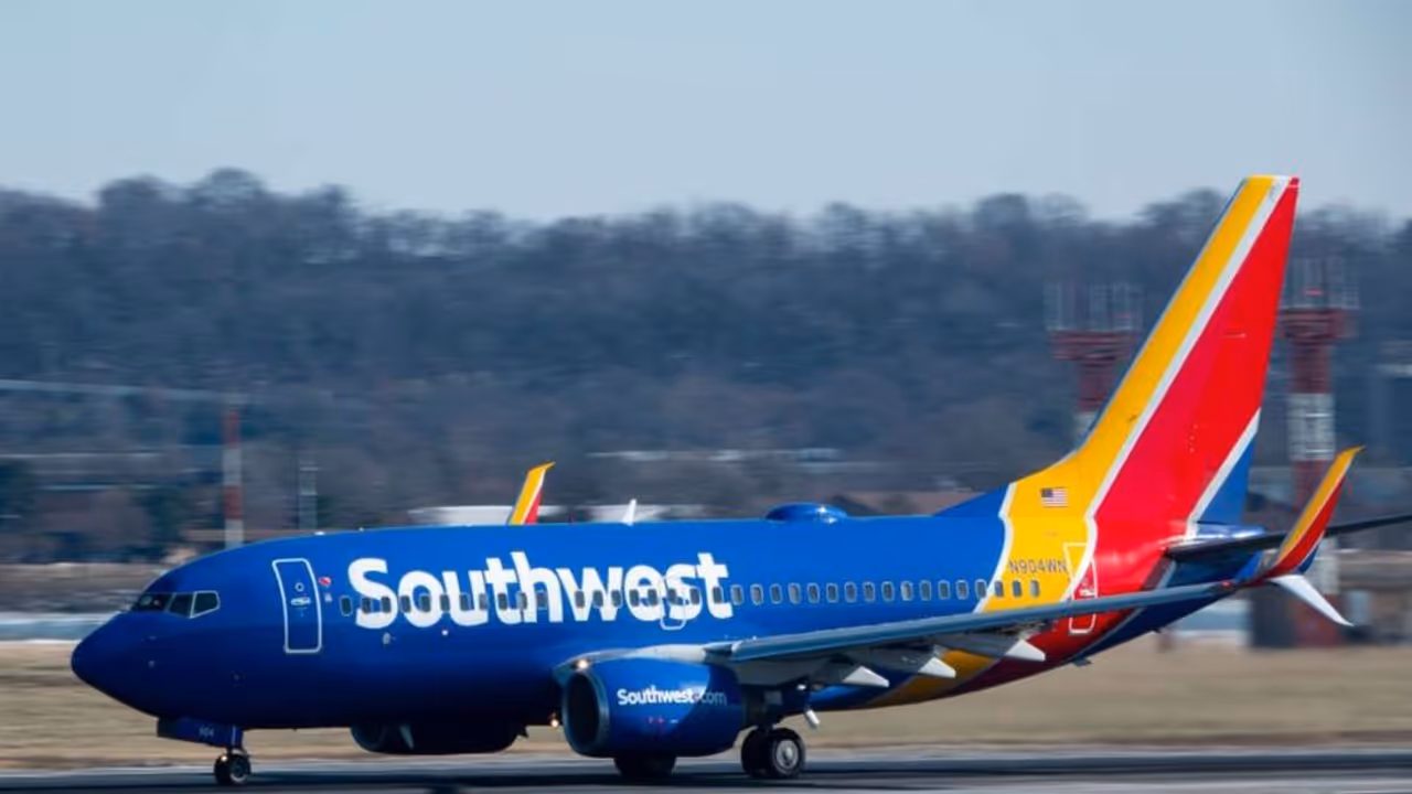 https://stocktwits.com/news articles/markets/equity/southwest airlines stock slips premarket after q2 profit miss says baggage policy change not affecting demand/ch8yYM5R5ux