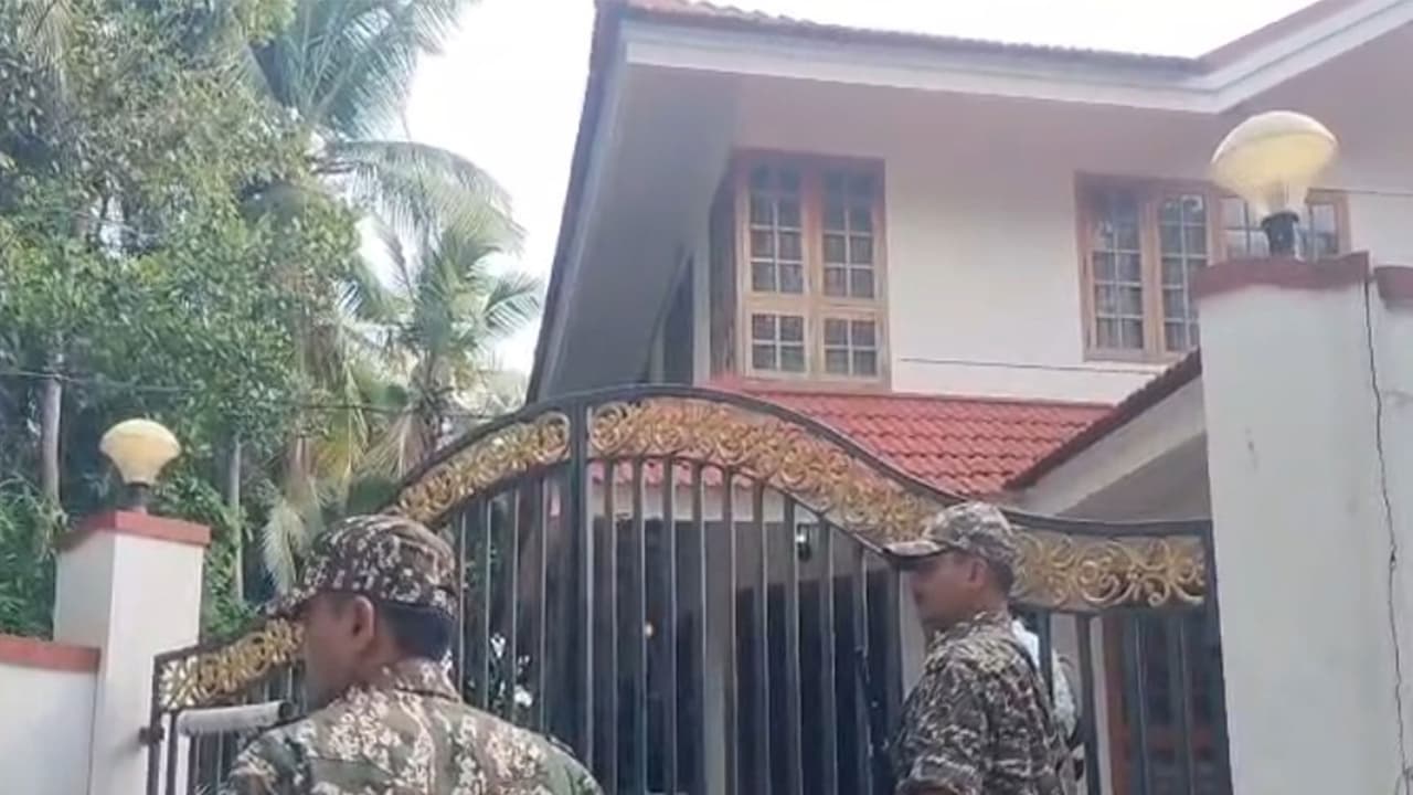Former Keralam Chief Minister Pinarayi Vijayan's Kannur Residence (Photo/ANI) Former Keralam Chief Minister Pinarayi Vijayan's Kannur Residence (Photo/ANI)