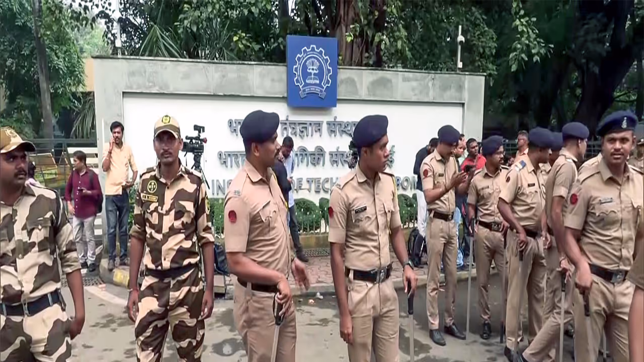 Mumbai police deployed at IIT Bombay (Photo/ANI) Mumbai police deployed at IIT Bombay (Photo/ANI)