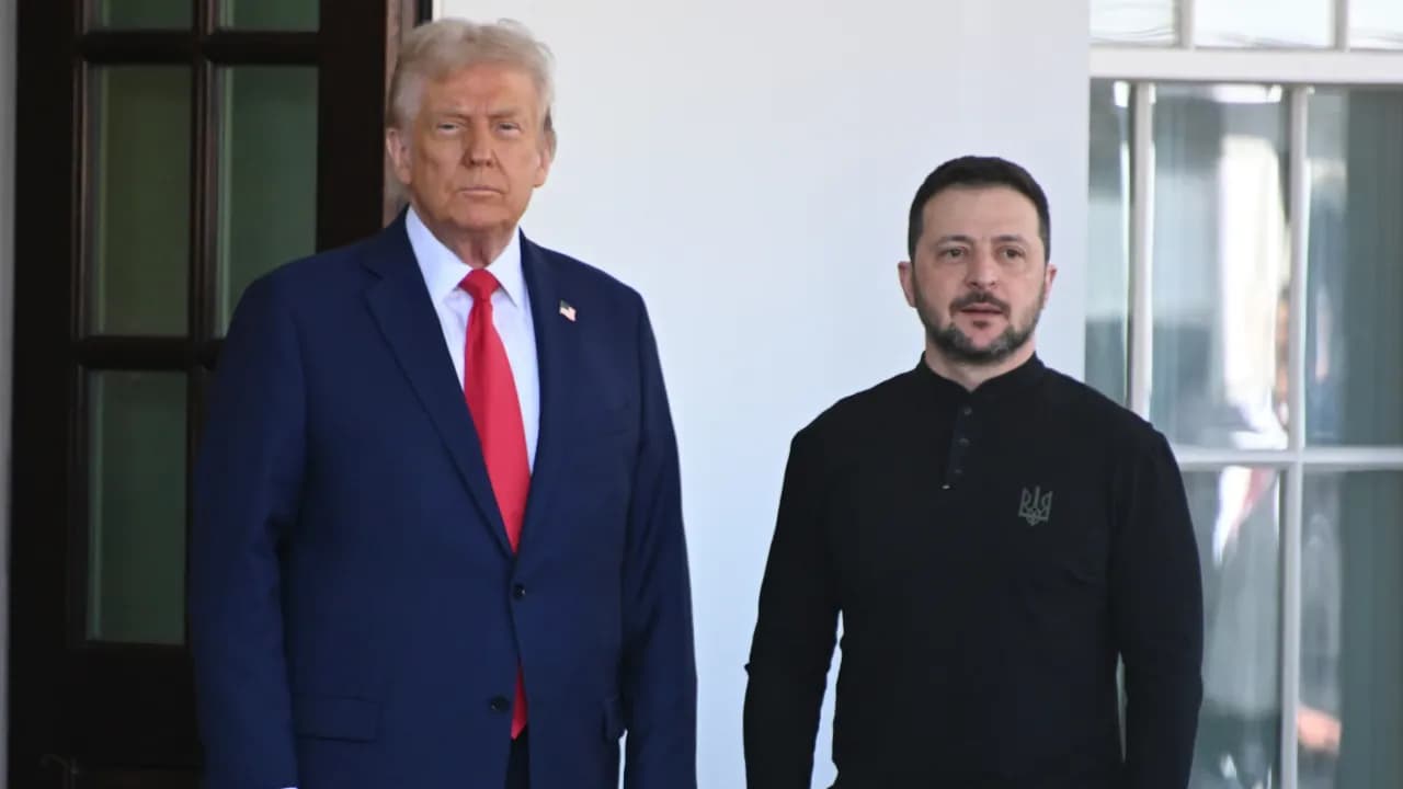 https://stocktwits.com/news articles/markets/equity/trump says putin dislike of zelenskyy is delaying russia ukraine peace talks/chssupYRdS5