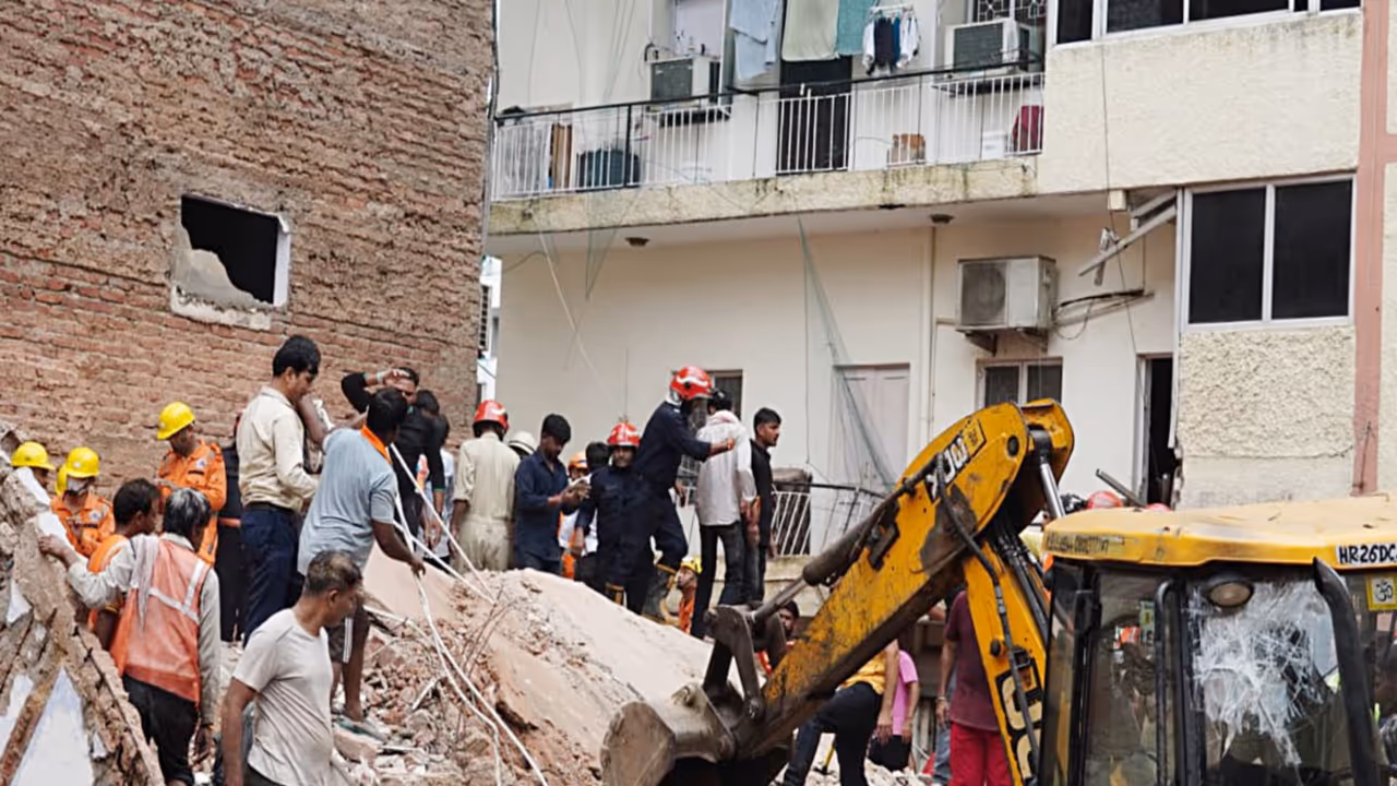 Rescue operations underway at collapse site (Photo/ANI) Rescue operations underway at collapse site (Photo/ANI)