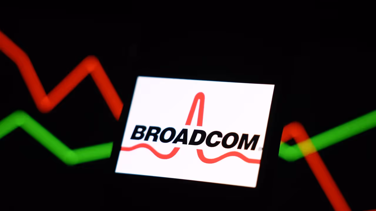 https://stocktwits.com/news articles/markets/equity/avgo stock 10 year docomo deal retail on edge ceo ai casino remarks/cZxqiudRBuJ https://stocktwits.com/news articles/markets/equity/avgo stock 10 year docomo deal retail on edge ceo ai casino remarks/cZxqiudRBuJ