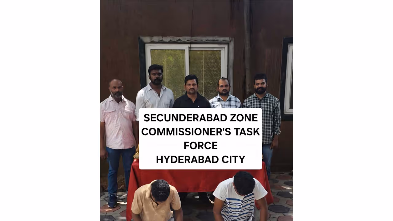 Secunderabad Zone Commissione's Task Force with accused persons (Photo/Hyderabad Police) Secunderabad Zone Commissione's Task Force with accused persons (Photo/Hyderabad Police)