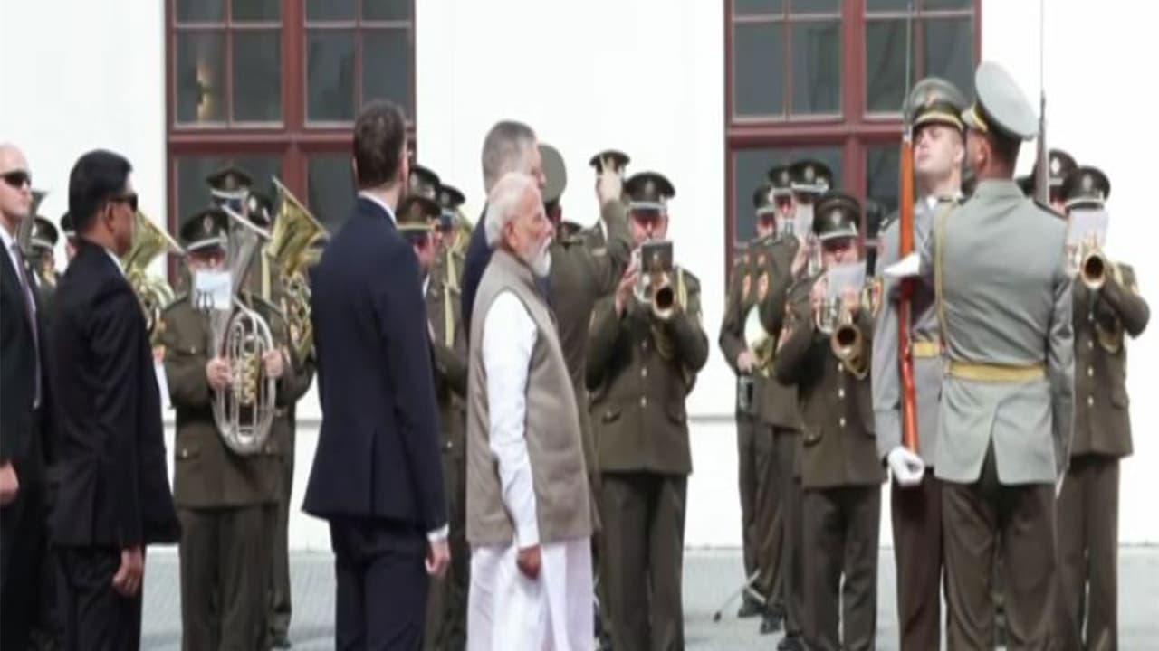 PM Modi with Slovakia PM Robert Fico in Bratislava (Photo/ DD) PM Modi with Slovakia PM Robert Fico in Bratislava (Photo/ DD)