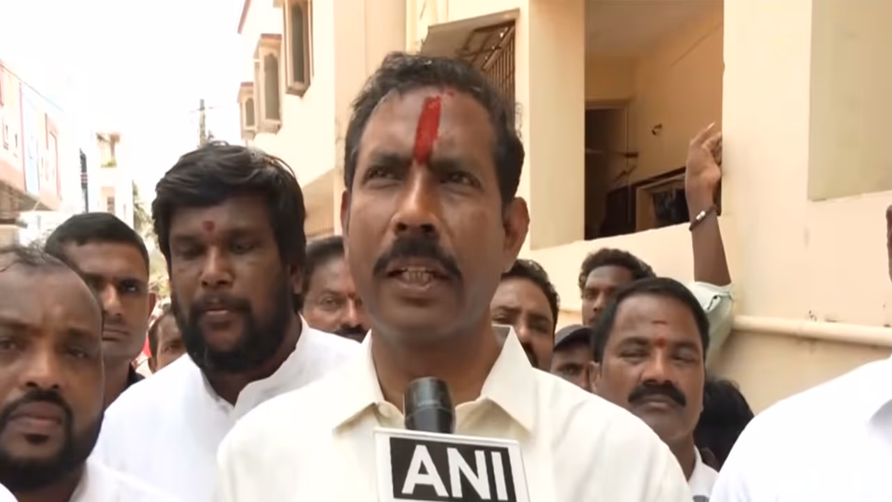 TDP state president and Gajuwaka MLA Palla Srinivas Rao (File photo/ANI) TDP state president and Gajuwaka MLA Palla Srinivas Rao (File photo/ANI)