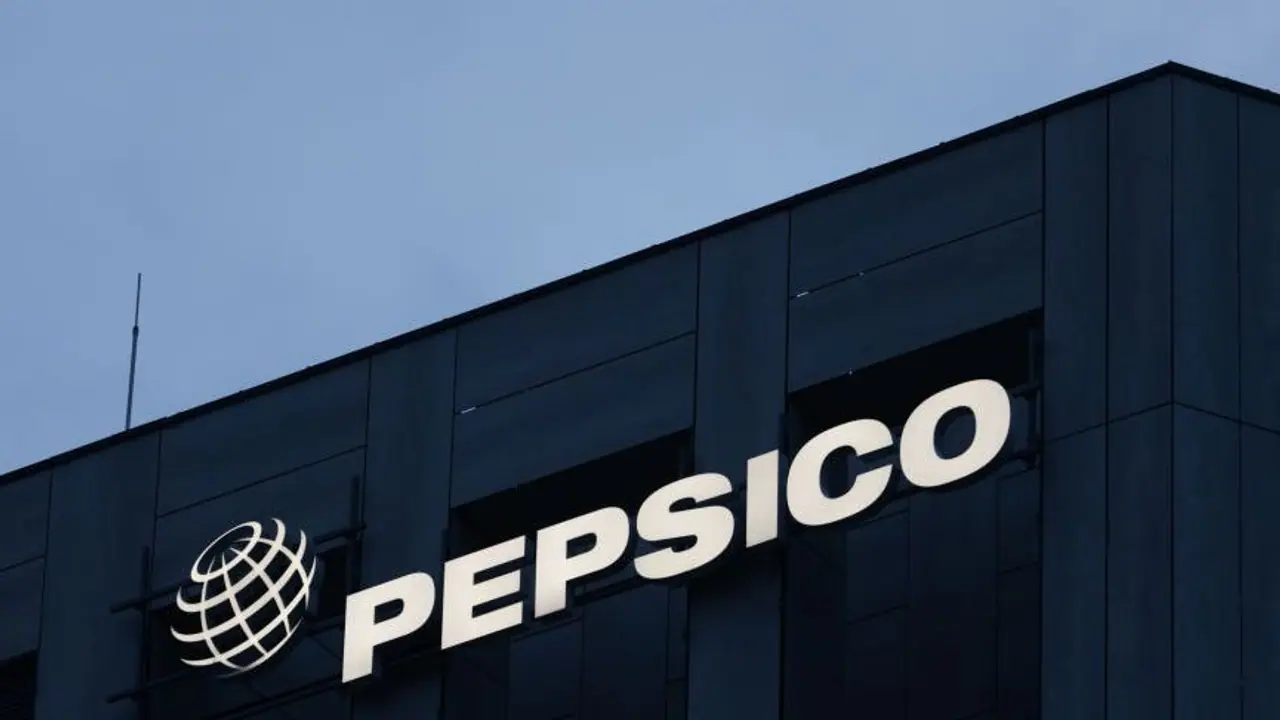 https://stocktwits.com/news articles/markets/equity/pepsico plans tapping salesforce ai agents to simplify operations/chm4KH5RR30