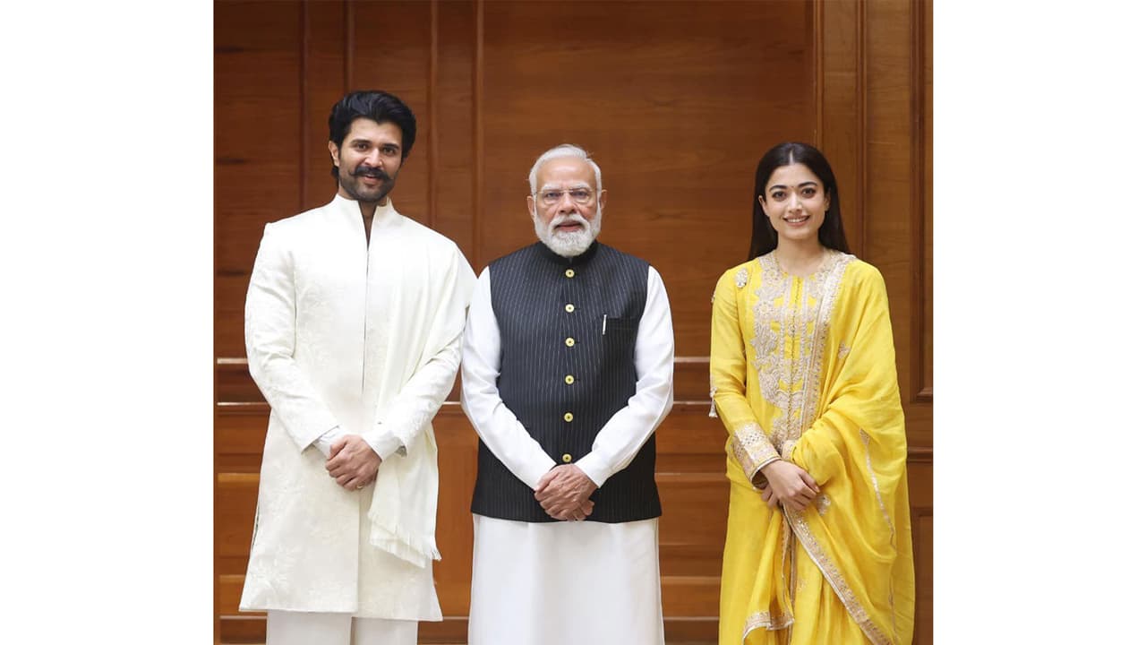 Vijay Deverakonda and Rashmika Mandanna with Prime Minister Narendra Modi (Photo/Instagram@anamikakhanna.in) Vijay Deverakonda and Rashmika Mandanna with Prime Minister Narendra Modi (Photo/Instagram@anamikakhanna.in)