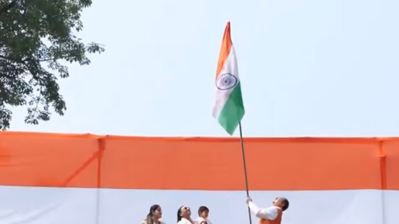 Union Minister JP Nadda hoists Tricolour at his residence in national capital (Photo/ANI) Union Minister JP Nadda hoists Tricolour at his residence in national capital (Photo/ANI)