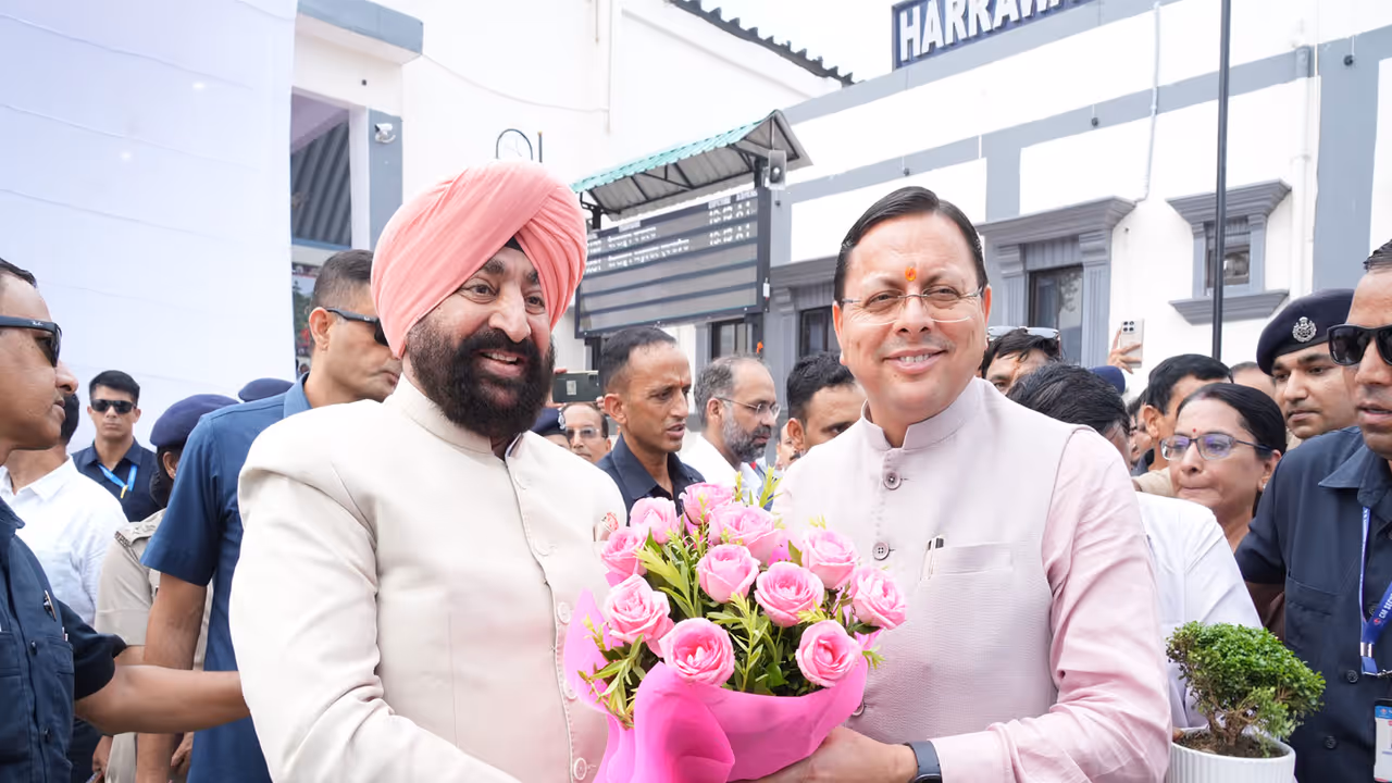 Uttarakhand CM Pushkar Singh Dhami with Governor Lt Gen Gurmit Singh (Retd) (Photo/CMO) Uttarakhand CM Pushkar Singh Dhami with Governor Lt Gen Gurmit Singh (Retd) (Photo/CMO)