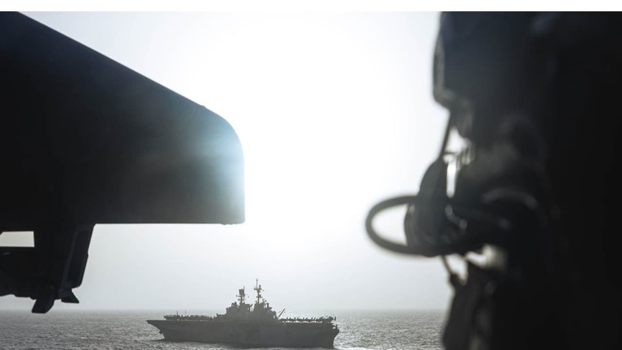 US Navy monitors vessels in the Persian Gulf (Photo/Centcom) US Navy monitors vessels in the Persian Gulf (Photo/Centcom)
