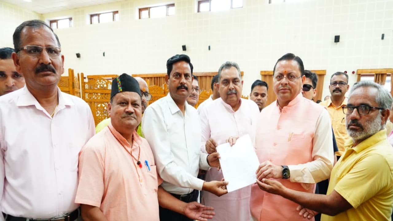 Uttarakhand CM Pushkar Singh Dhami hears public grievances (Photo/ANI) Uttarakhand CM Pushkar Singh Dhami hears public grievances (Photo/ANI)
