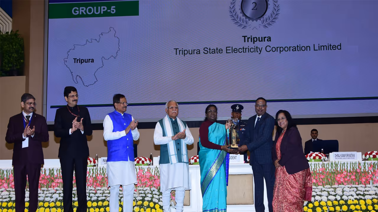 Tripura State Electricity Corporation Limited (TSECL) receiving award from President (Photo/ANI) Tripura State Electricity Corporation Limited (TSECL) receiving award from President (Photo/ANI)
