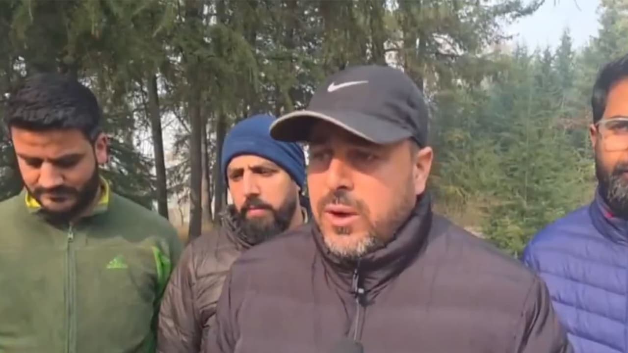 Bandipora DFO, Waseem Farooq Mir (Photo/ANI) Bandipora DFO, Waseem Farooq Mir (Photo/ANI)