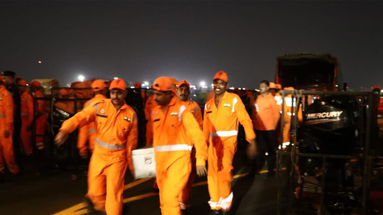 Five 6th Battalion NDRF teams airlifted from Vadodara to Chennai as Cyclone Ditwah intensifies (Photo/NDRF) Five 6th Battalion NDRF teams airlifted from Vadodara to Chennai as Cyclone Ditwah intensifies (Photo/NDRF)