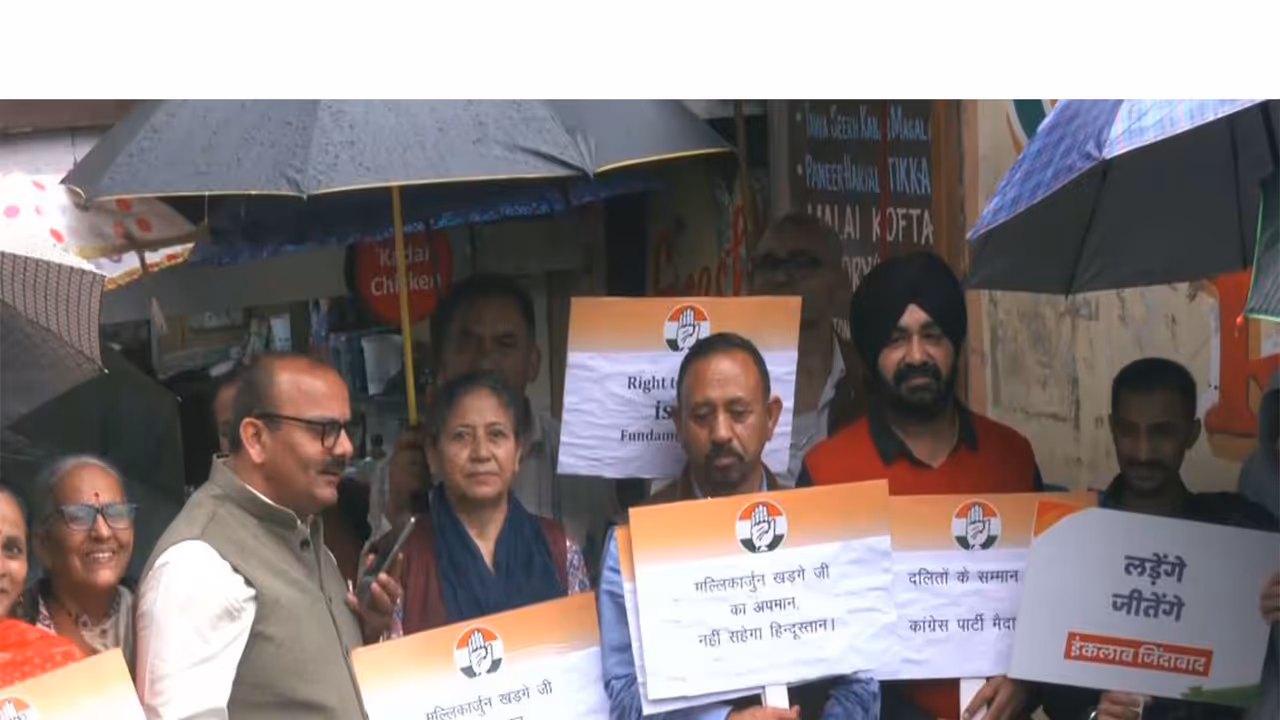 Congress holds silent protest in Shimla (Photo/ANI) Congress holds silent protest in Shimla (Photo/ANI)
