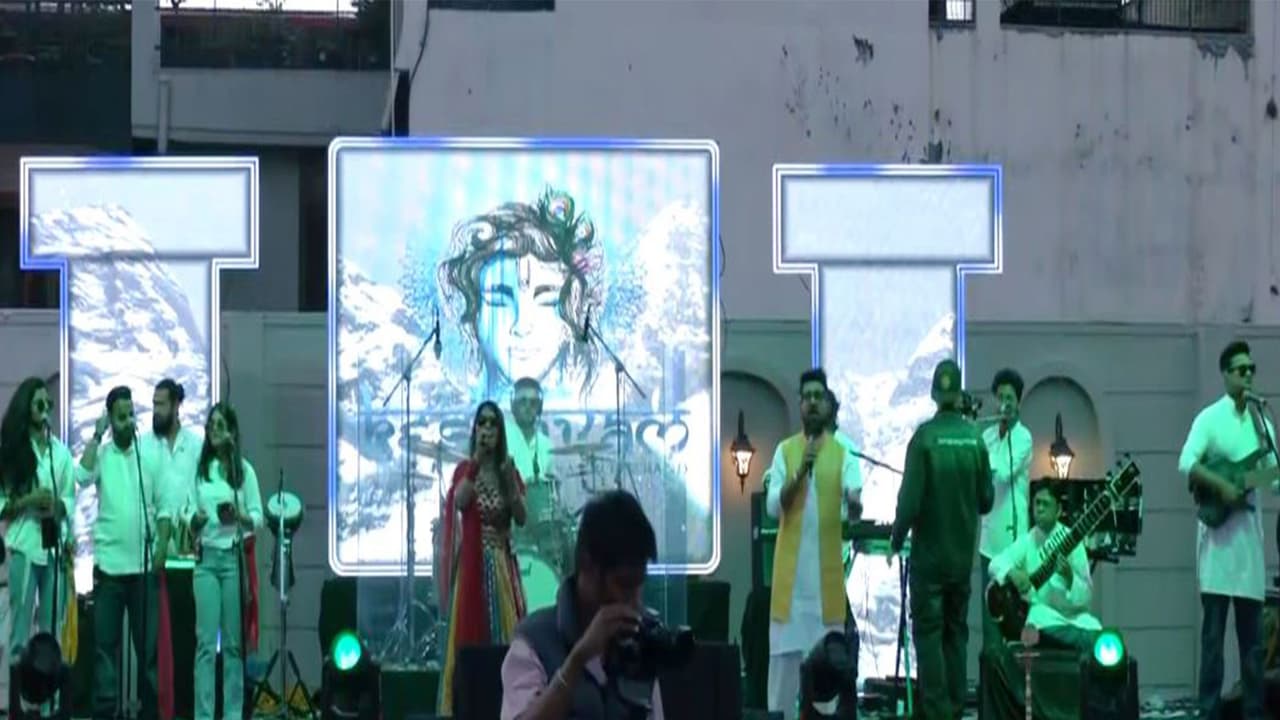 Cultural event organised in the ‘Devon Ki Holi’ event in Dehradun (Photo/ANI) Cultural event organised in the ‘Devon Ki Holi’ event in Dehradun (Photo/ANI)