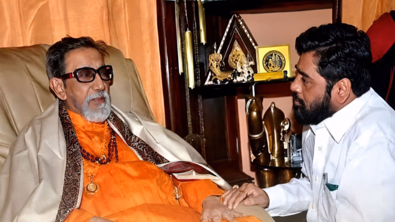 Shinde led Shiv Sena posts Balasaheb photo on 60th foundation day(Photo/@Shivsenaofc) Shinde led Shiv Sena posts Balasaheb photo on 60th foundation day(Photo/@Shivsenaofc)