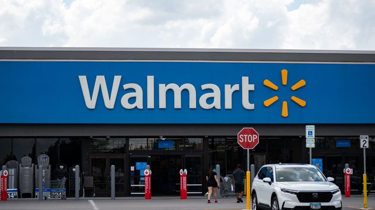 https://stocktwits.com/news articles/markets/equity/wmt vs tgt walmart has the scale target has turnaround momentum which retail stock looks better now/cZYBiRVRJZC https://stocktwits.com/news articles/markets/equity/wmt vs tgt walmart has the scale target has turnaround momentum which retail stock looks better now/cZYBiRVRJZC