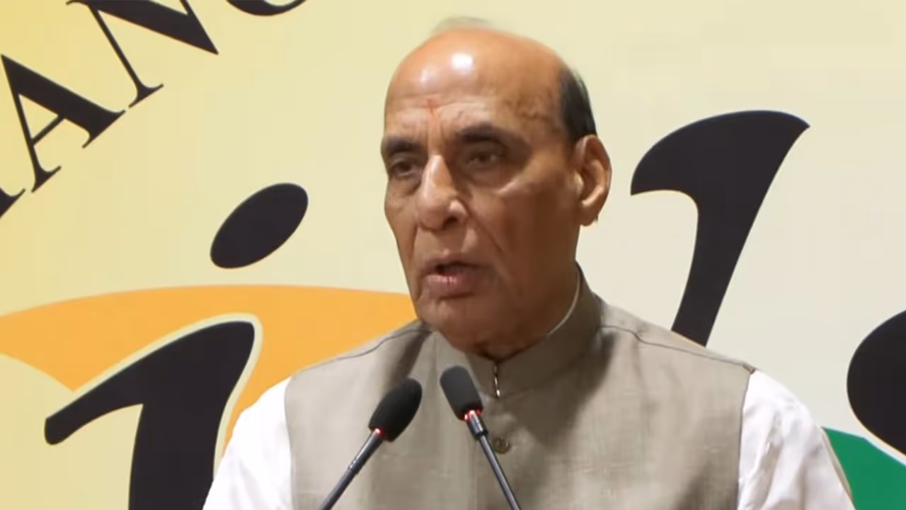 Union Defence Minister Rajnath Singh attends the ASEAN India Defence Think Tank Forum (Photo: ANI) Union Defence Minister Rajnath Singh attends the ASEAN India Defence Think Tank Forum (Photo: ANI)