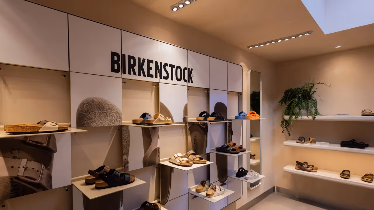 https://stocktwits.com/news articles/markets/equity/birk stock downgraded by williams trading firm believes lack of compelling new product is affecting demand/cZxKBQKRBsw https://stocktwits.com/news articles/markets/equity/birk stock downgraded by williams trading firm believes lack of compelling new product is affecting demand/cZxKBQKRBsw