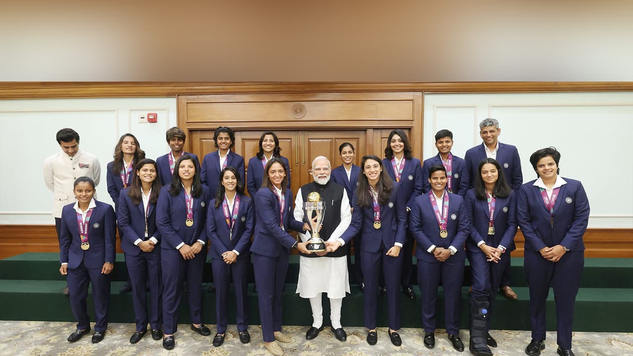 PM Modi with Team India.
