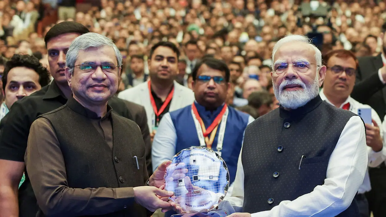Union Minister Ashwini Vaishnaw and PM Modi (Photo/ANI) Union Minister Ashwini Vaishnaw and PM Modi (Photo/ANI)