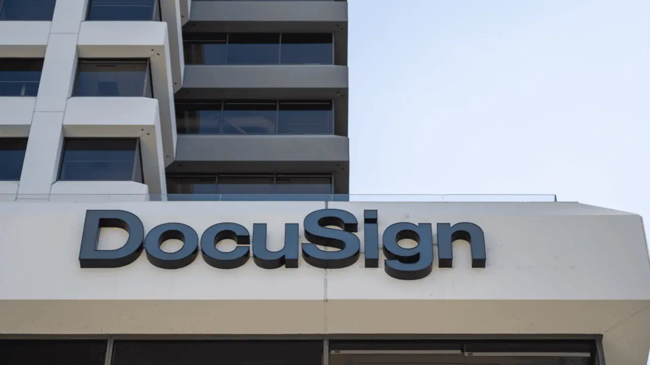 DocuSign Analyst Confident Going Into Q4 Print: Retail Shares The Optimism DocuSign Analyst Confident Going Into Q4 Print: Retail Shares The Optimism
