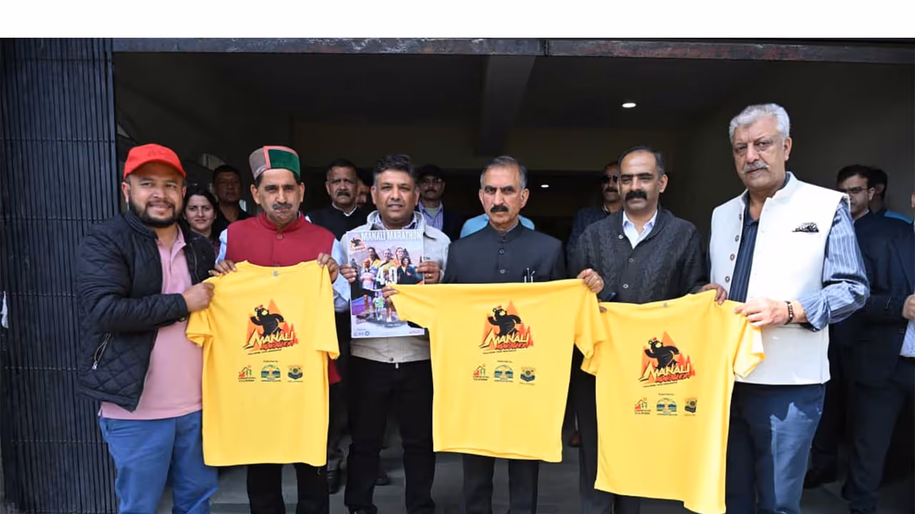 Himachal CM Sukhvinder Singh Sukhu launches Manali Marathon T shirt (Photo: ANI) Himachal CM Sukhvinder Singh Sukhu launches Manali Marathon T shirt (Photo: ANI)