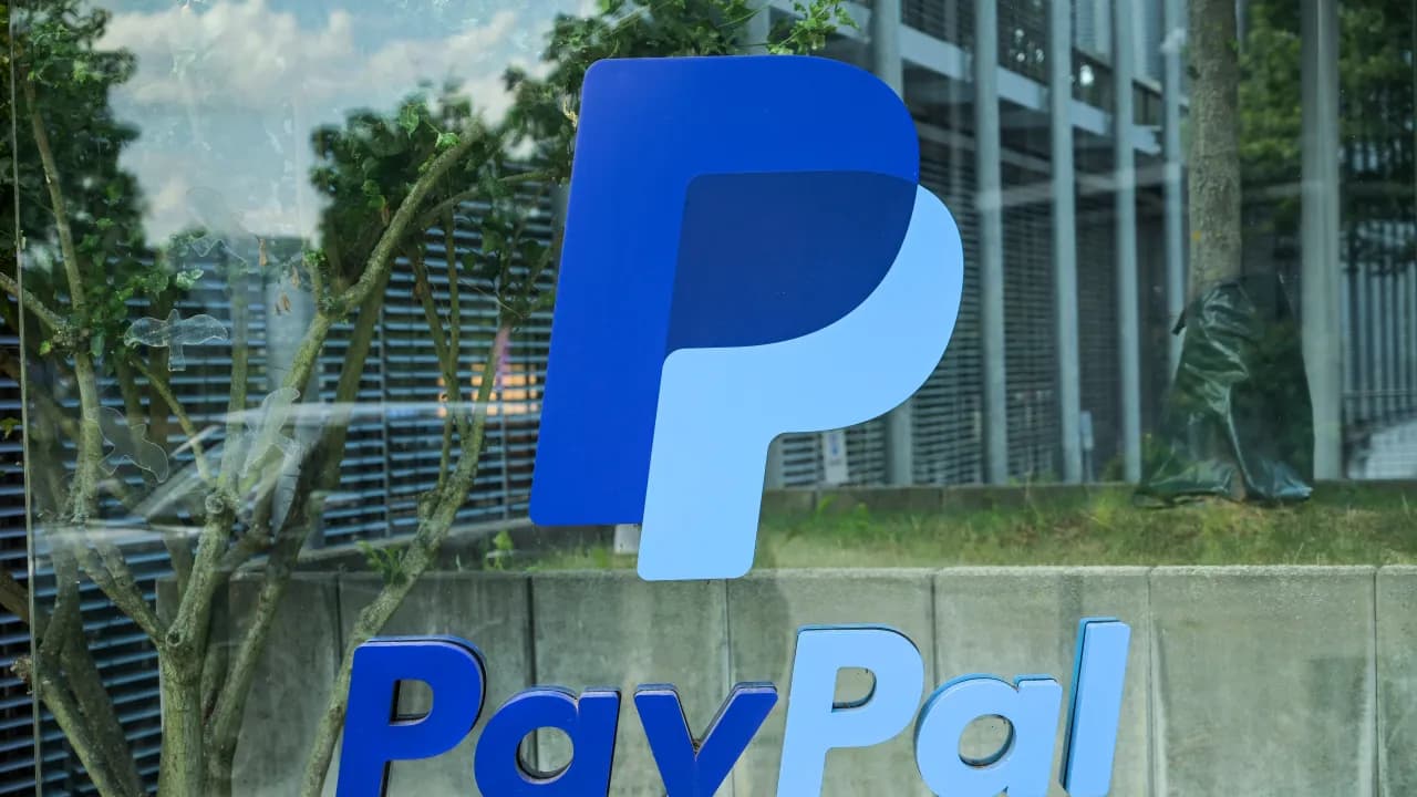 https://stocktwits.com/news articles/markets/equity/pypl stock hit with price target cuts as stripe takeover hopes fade analyst sees possible negotiating tactic/cZsoTKgRJtc https://stocktwits.com/news articles/markets/equity/pypl stock hit with price target cuts as stripe takeover hopes fade analyst sees possible negotiating tactic/cZsoTKgRJtc