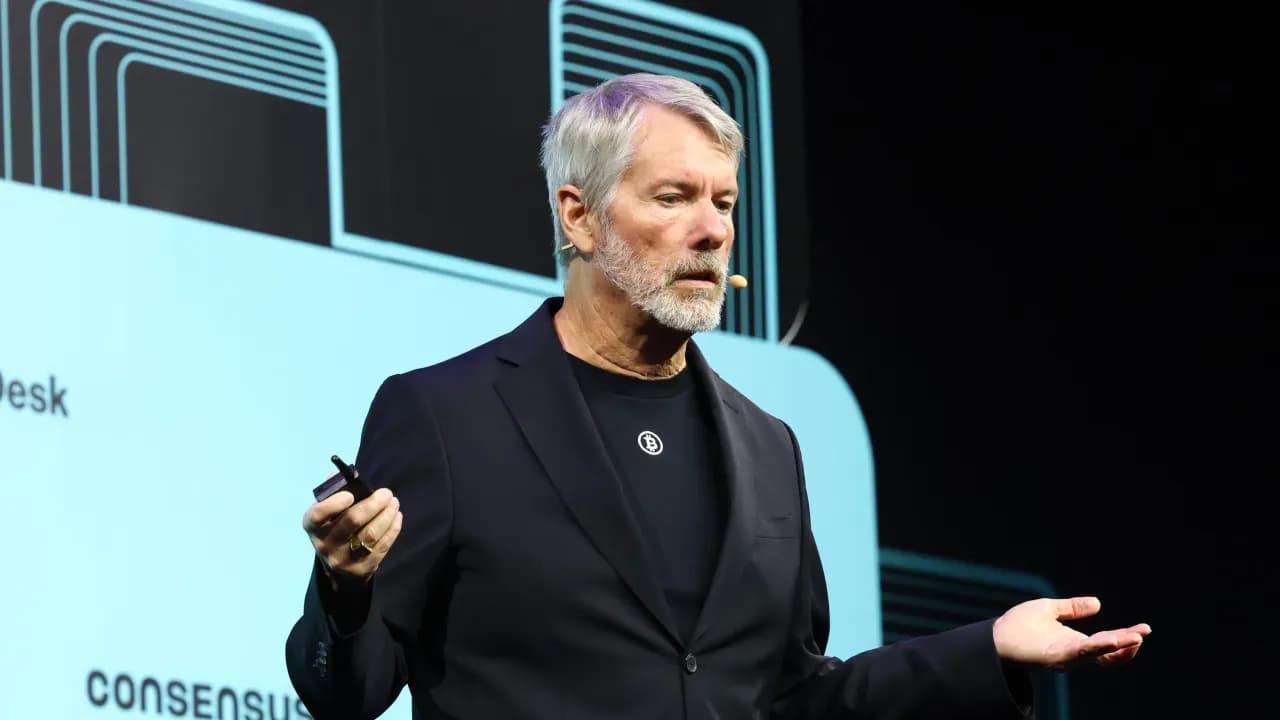 https://stocktwits.com/news articles/markets/equity/bitcoin backed stablecoin michael saylor digital dollars could offer 7 yield/cZMmDLfRBg4 https://stocktwits.com/news articles/markets/equity/bitcoin backed stablecoin michael saylor digital dollars could offer 7 yield/cZMmDLfRBg4
