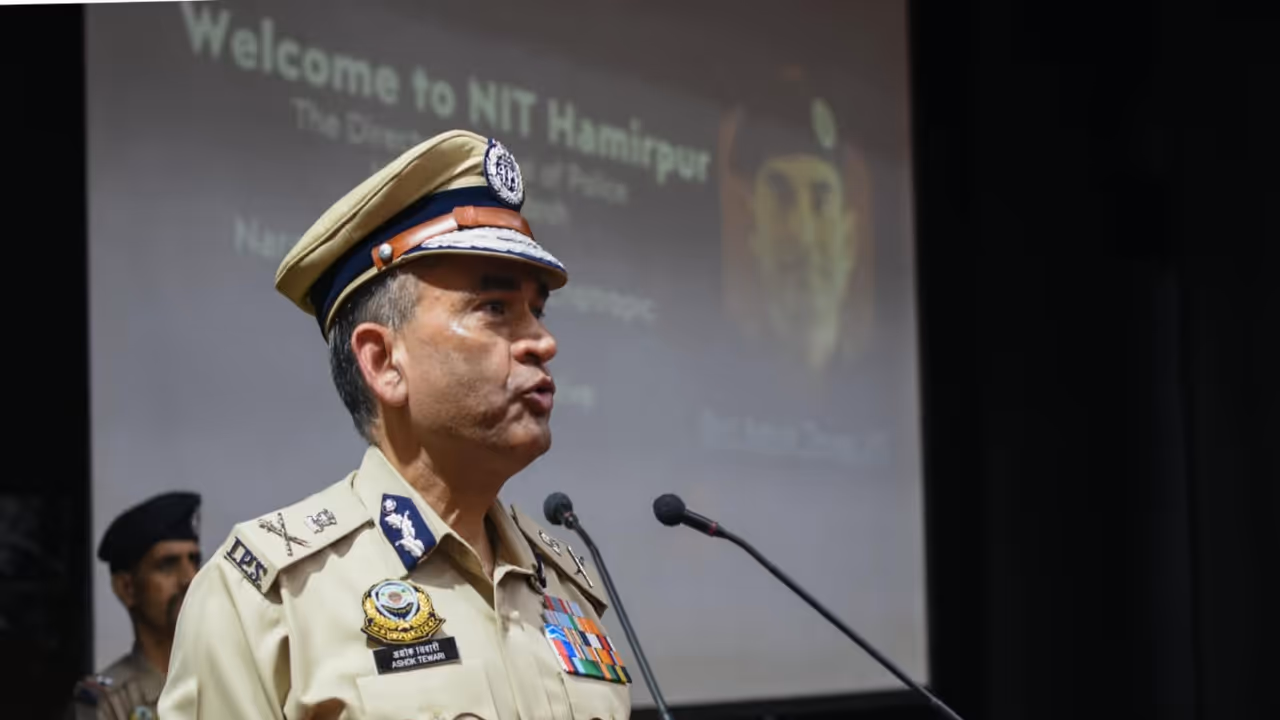 Himachal Pradesh DGP Ashok Tewari (Photo: Himachal Police) Himachal Pradesh DGP Ashok Tewari (Photo: Himachal Police)