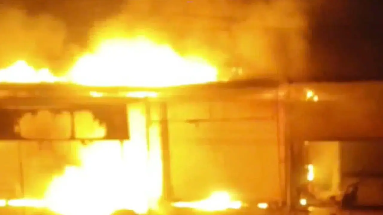 Massive fire breaks out at 4 shops in Maharashtra's Washim (Photo/ANI) Massive fire breaks out at 4 shops in Maharashtra's Washim (Photo/ANI)