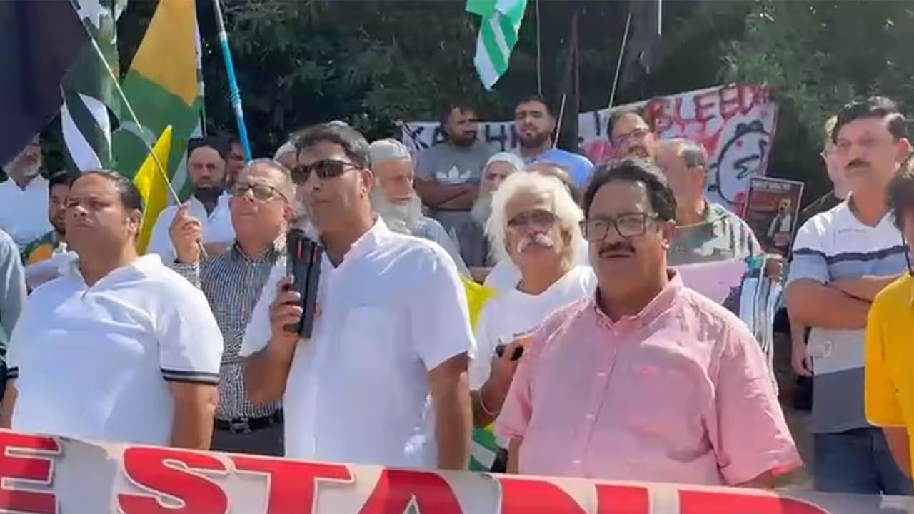 Kashmiri diaspora protests outside Pakistan consulate in Bradford over violence in PoJK (Photo/ANI) Kashmiri diaspora protests outside Pakistan consulate in Bradford over violence in PoJK (Photo/ANI)