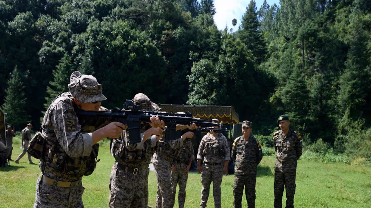 Indian, Mongolian troops conduct weapon handling drills during Exercise NOMADIC ELEPHANT (Photo/IndianArmy) Indian, Mongolian troops conduct weapon handling drills during Exercise NOMADIC ELEPHANT (Photo/IndianArmy)