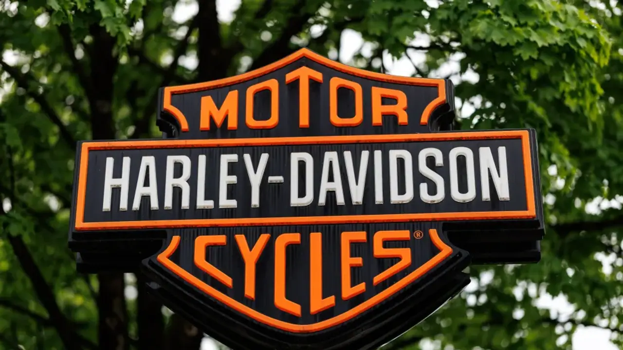 https://stocktwits.com/news articles/markets/equity/harley davidson in 5 b talks with private credit heavyweights to sell finance arm loan book report/cho9WpER5x8
