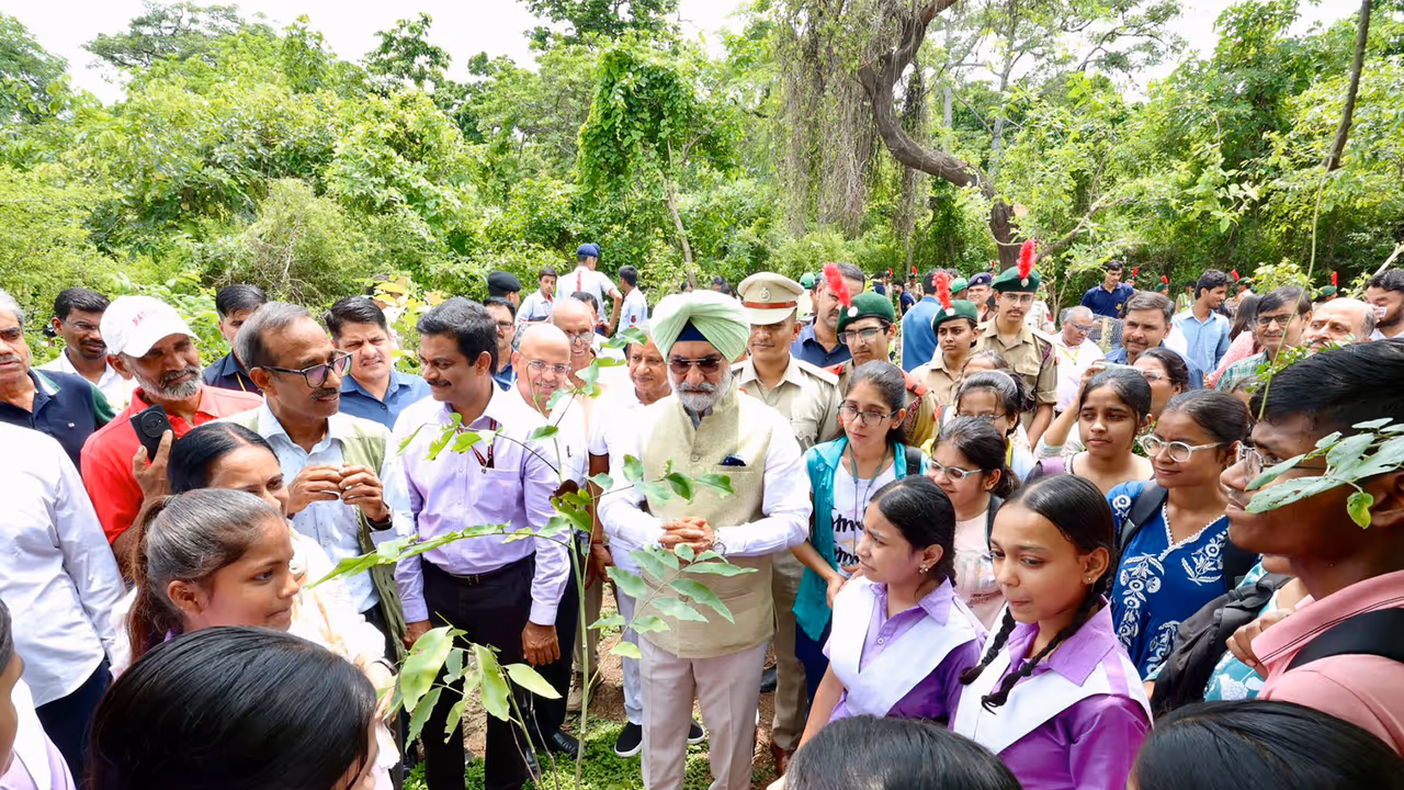 LG Taranjit Singh Sandhu plants a sapling at Kamla Nehru Ridge during DDA's mega plantation drive (Photo/X@SandhuTaranjitS) LG Taranjit Singh Sandhu plants a sapling at Kamla Nehru Ridge during DDA's mega plantation drive (Photo/X@SandhuTaranjitS)