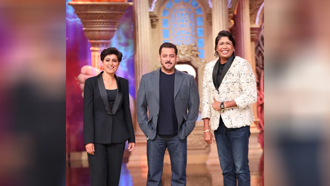 Former cricketers Jhulan Goswami, Anjum Chopra with Bollywood actor Salman Khan (Image source: Jhulan's Instagram)