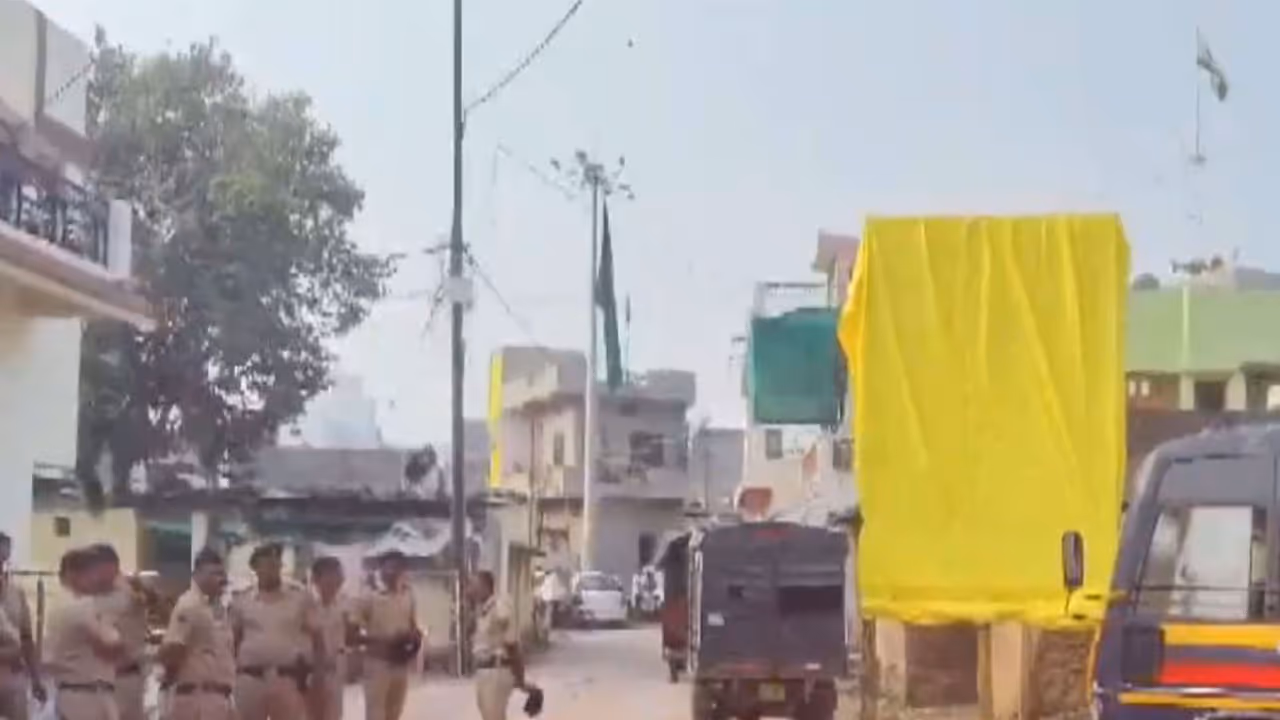 Security deployment in Washim, Maharashtra (Photo/ANI) Security deployment in Washim, Maharashtra (Photo/ANI)