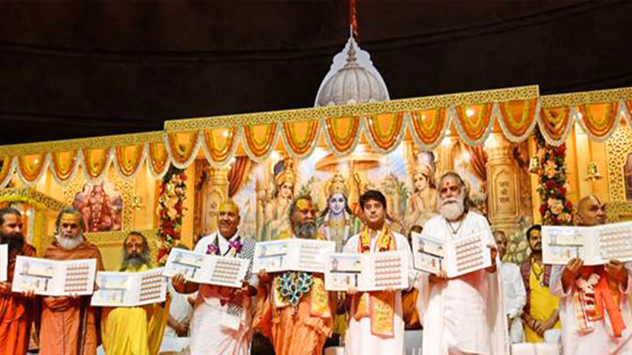 Union Minister Jyotiraditya Scindia releases commemorative stamp in honour of Sant Malukdas Ji (Photo:PIB) Union Minister Jyotiraditya Scindia releases commemorative stamp in honour of Sant Malukdas Ji (Photo:PIB)